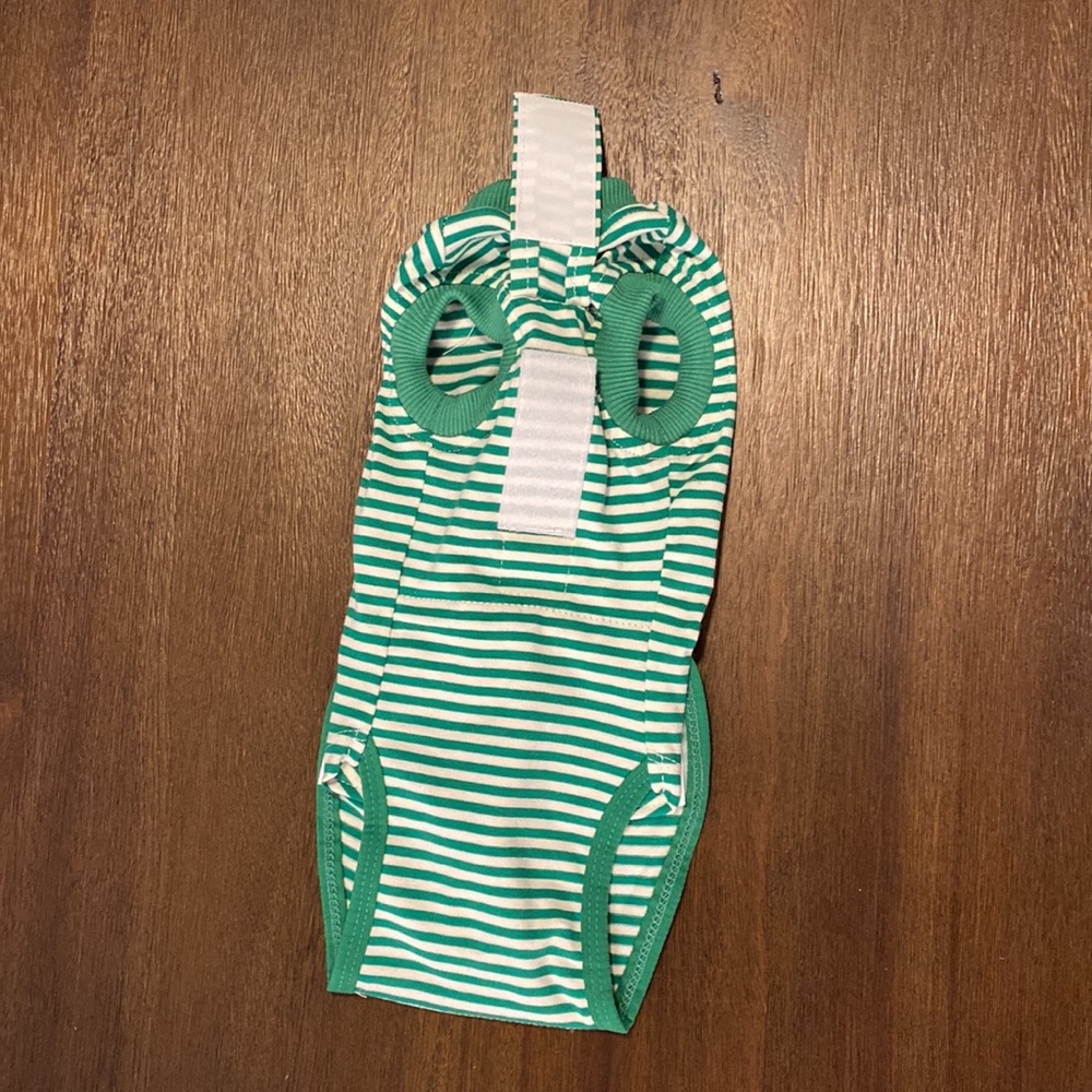 Green and White Post Surgery Recovery Shirt for Dogs Size Small (3-7lb) - Picture 3 of 5
